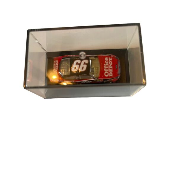 Motorsports Authentics Carl Edwards 2007 NASCAR Die-Cast Bristol Race Racecar - Picture 11 of 16